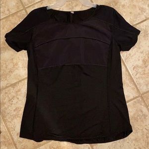 Lululemon Black Stripe Short Sleeve Shirt Size 12